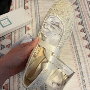 Chic Cream Lace Women's Flats
